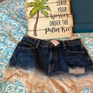 Great cutoffs / Clorox died at the bottom! Brand new. Never worn!